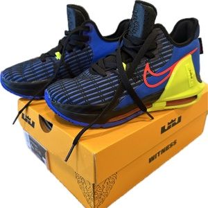 LEBRON Nike Witness VI sneaker - size 4Y (Youth)